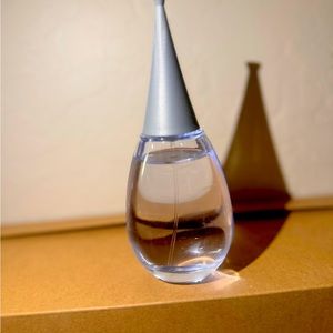 Alfred Sung Shi Women